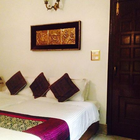 Master Bed And Breakfast New Delhi Ruang foto