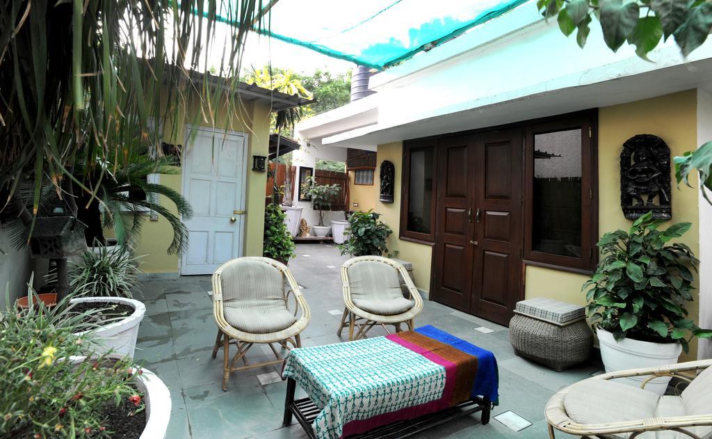 Master Bed And Breakfast New Delhi Bagian luar foto