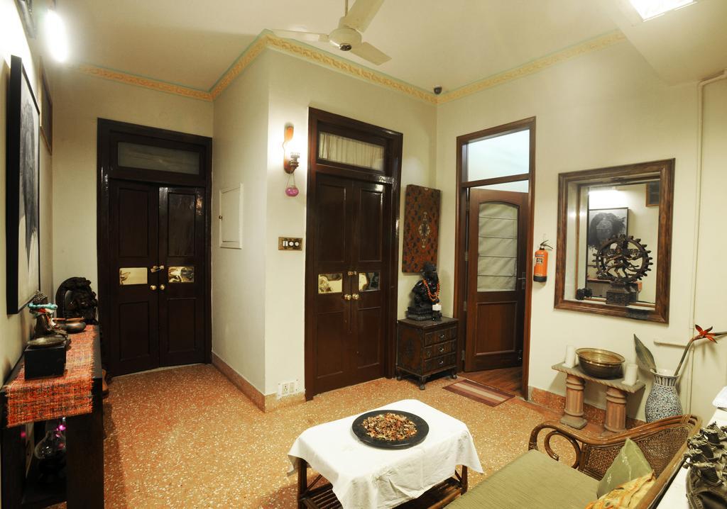 Master Bed And Breakfast New Delhi Bagian luar foto