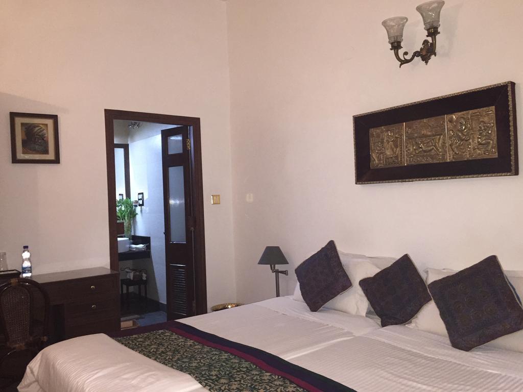 Master Bed And Breakfast New Delhi Ruang foto