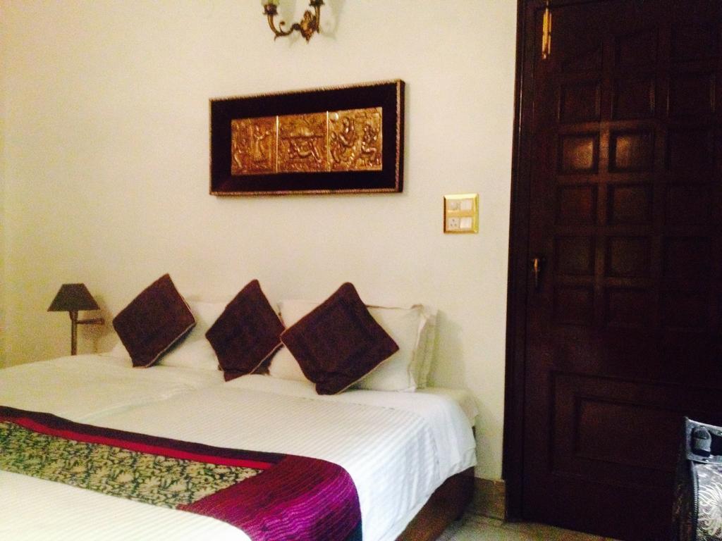 Master Bed And Breakfast New Delhi Ruang foto